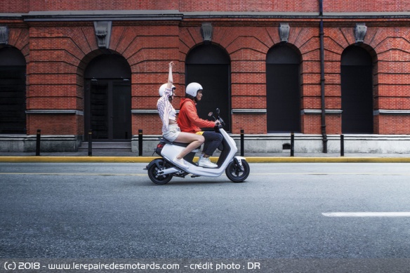 Scooters électriques disponibles en duo NIU N-GT et M+