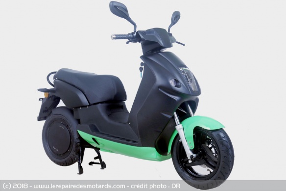 Scooters électriques E-Max 50 et 125