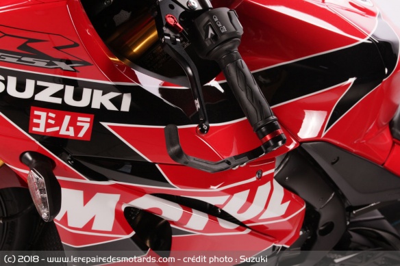 Les leviers et protections de l'édition Yoshimura Suzuka 8h