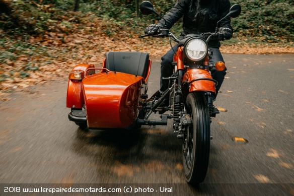 Side-car électrique Ural de face