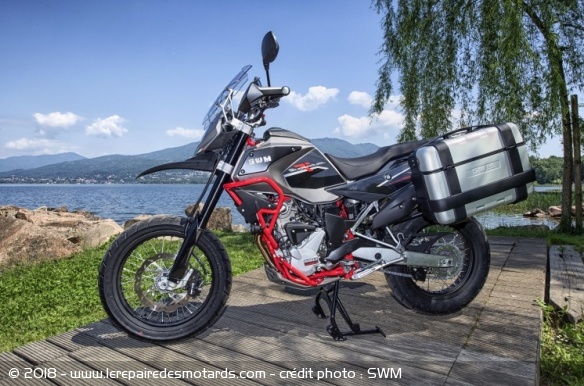 La SWM Superdual T 650 prend la pose
