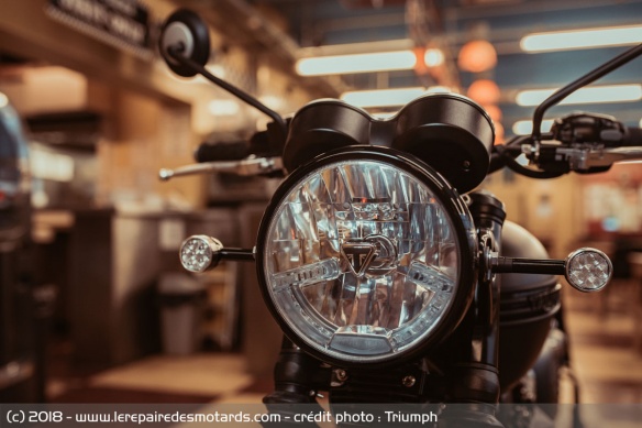 Triumph Bonneville T120 Ace