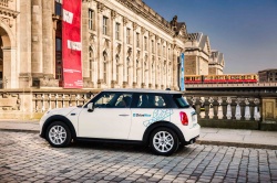BMW et Mercedes s'associent sur la mobilité urbaine