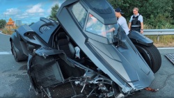 Attention à la Batmobile ! (c) photo prise depuis capture écran vidéo Youtube