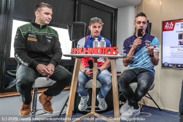 Erwan Nigon et les frères Foray lors de la conférence des 24H Motos