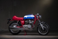 Rétromobile : Une centaine de MV Agusta aux enchères