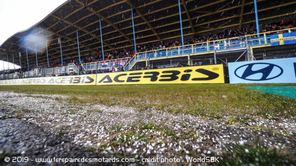 WSBK : ca tient au sol !