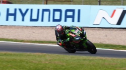 WSBK : Rea réalise le triplé