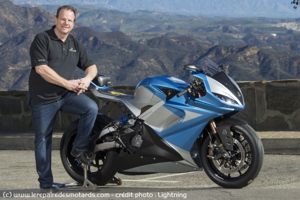 Richard Hatfield et la LS-218 Richard Hatfield et la LS-218