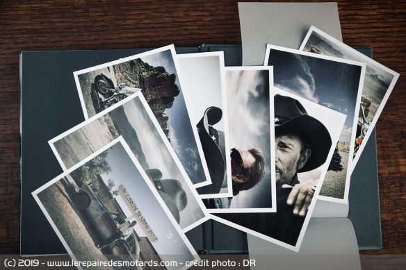 Cette édition numérotée est accompagnée de 8 tirages photos Cette édition numérotée est accompagnée de 8 tirages photos
