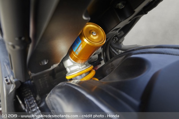 La version SP est équipée en suspensions Öhlins