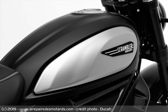 Le Scrambler se fait plus sobre en version Dark Le Scrambler se fait plus sobre en version Dark