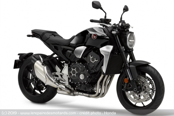 Pour 2020, la CB1000R mise sur le noir Pour 2020, la CB1000R mise sur le noir