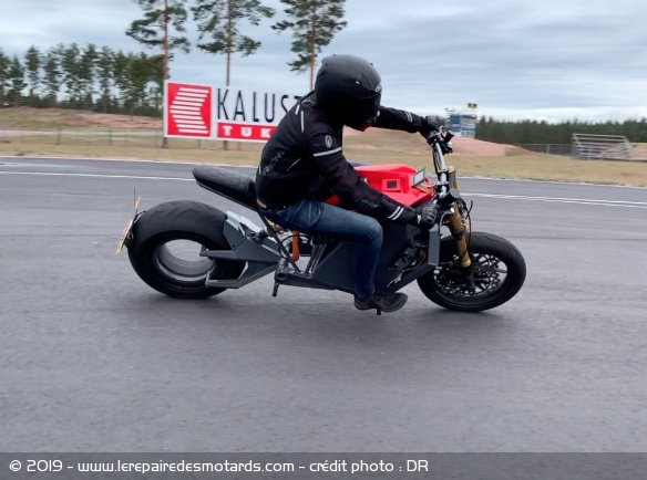 Le roadster électrique sur piste