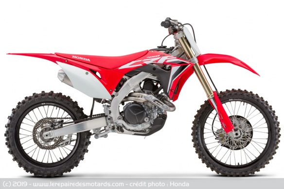 La CRF450R se dote du HSTC