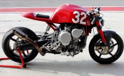Nembo 32 : le roadster au moteur renversé