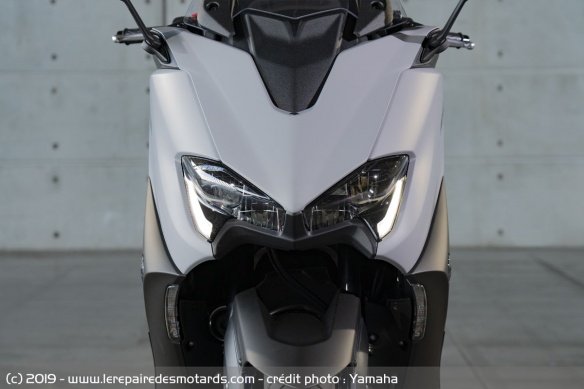 Phares avant du Yamaha TMax 560