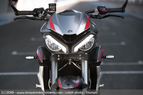 Nouveau look pour la Street et son double optique à LED