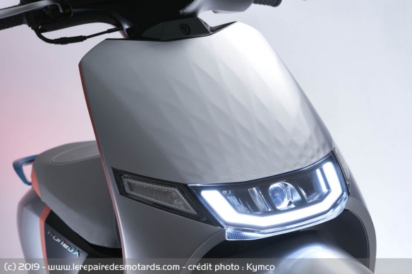 Phare du Kymco i-One DX