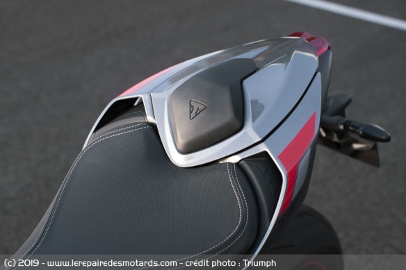 Capot de selle de la Triumph Street Triple RS