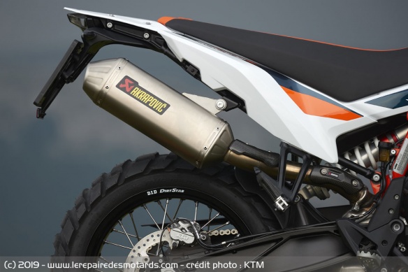 La Rally se pare d'un silencieux Akrapovic