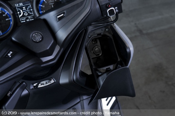 Vide-poche du Yamaha TMax 560