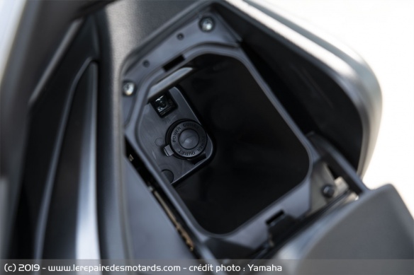 Vide poche du Yamaha TMax Tech Max