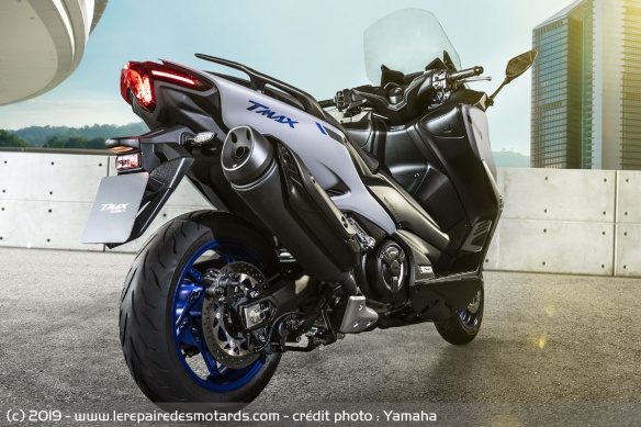 Yamaha TMax 560 de derrière