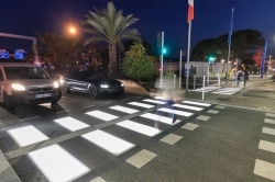 Un passage piéton lumineux à l'essai - Crédit photo : Groupe Colas