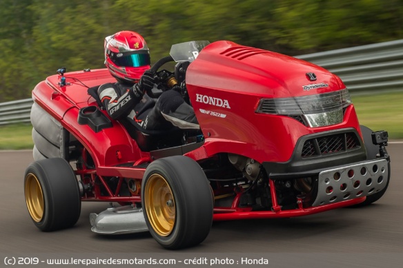 La V2 a réalisé le 0-100 mph en 6,29 secondes La V2 a réalisé le 0-100 mph en 6,29 secondes
