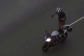 Il nargue police pendant poursuite