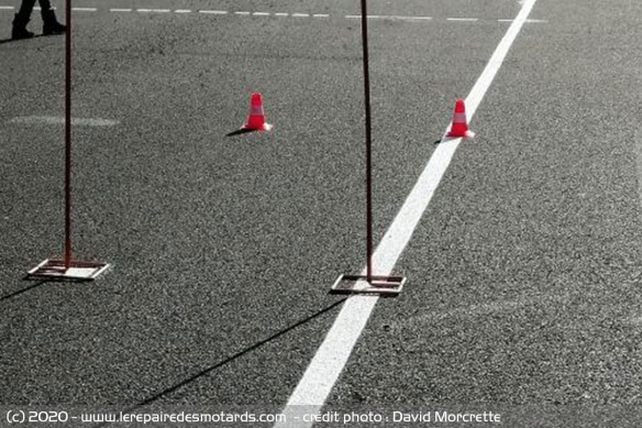 Examen annulé à cause de 10 cm manquant entre les piquets