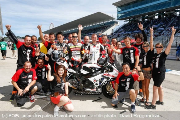Le team au complet à Suzuka, Japon