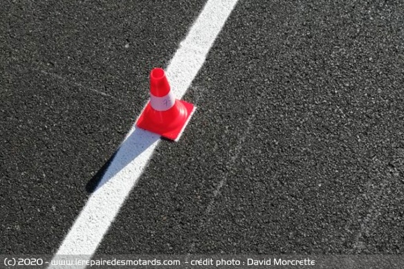 Un examen annulé à cause de 3cm manquant entre les portes