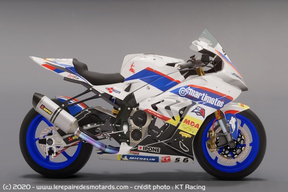 La BMW de Julien arbore quelques spécifités à la demande du pilote avec un stickers de KT Racing et un en hommage à Fabrice Miguet