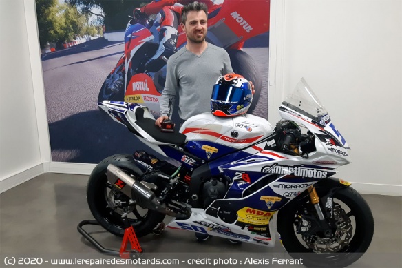 Julien Toniutti et la Yamaha YZF-R6 qu'il pilotera en juin en Supersport sur l'Ile de Man