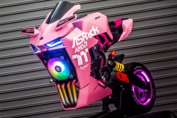 Un PC customisé en Kawasaki H2R - Crédit photo : JMDF