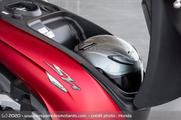 Coffre du Honda SH350i