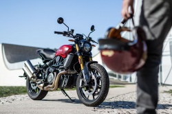 Edition limitée Indian FTR 1200 S Ruby Smoke