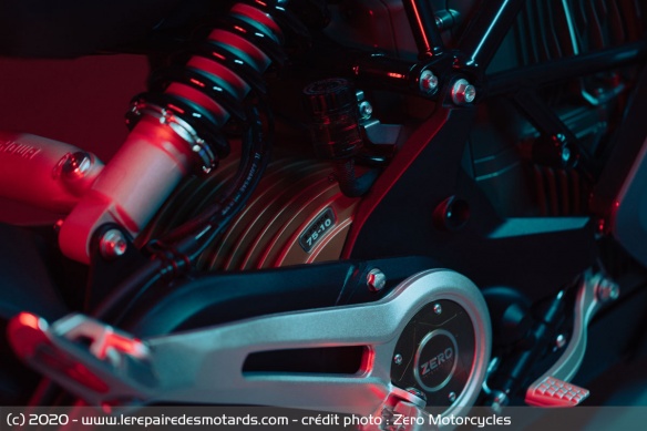 Le moteur ZF 75/10 reste identique à celui de la SR/F