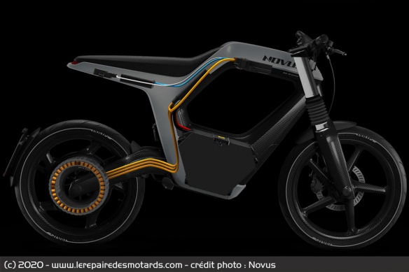 La Novus ne pèse que 75 kg, batterie incluse La Novus ne pèse que 75 kg, batterie incluse