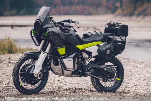 La Husqvarna 901 Norden va être produite en série avec le bicylindre de la 890 Duke