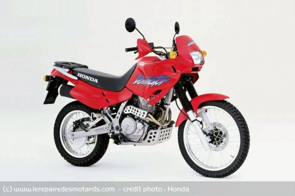 La Honda NX 650 Dominator d'origine