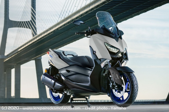 Nouveau coloris et mise à jour EU5 pour le XMAX 300 Nouveau coloris et mise à jour EU5 pour le XMAX 300
