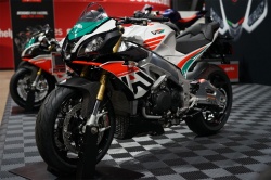 Aprilia Tuono V4 1100 RR Misano Limited Edition - Crédit photo : Aprilia