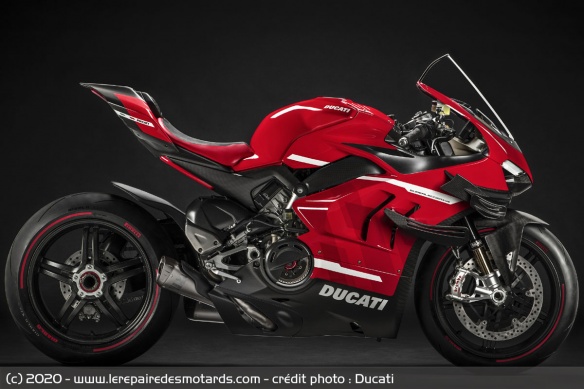 La Superleggera V4 sera produite à 500 exemplaires
