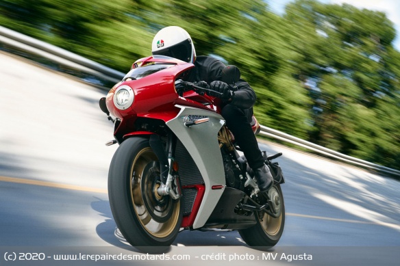 Sportive MV Agusta Superveloce 800 Sportive MV Agusta Superveloce 800