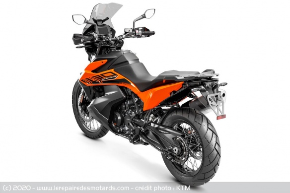 La 890 Adventure reçoit des pneus Avon Trailrider