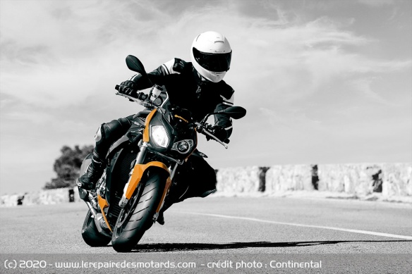 Pneus sport-touring Continental ContiRoad
