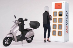 Monoprix se met au scooter électrique - Crédit photo : Zeway
